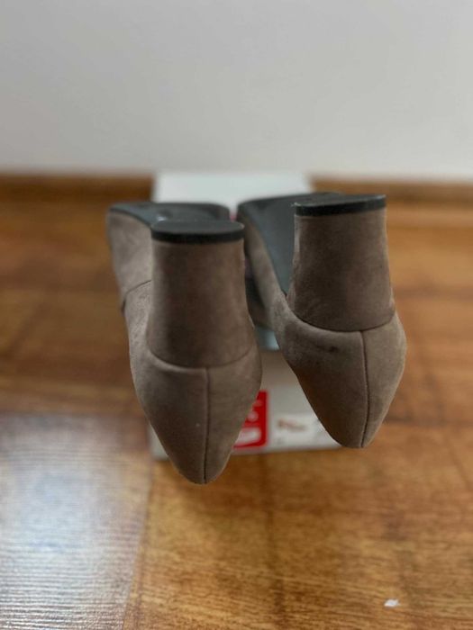 Nowe buty półbuty na obcasie zapinane na kostce Graceland 39