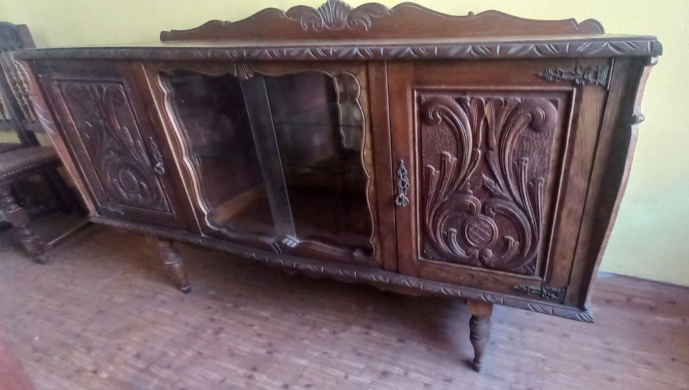 Movel de sala com vitrine, 2 portas com 2 gavetas  no interior