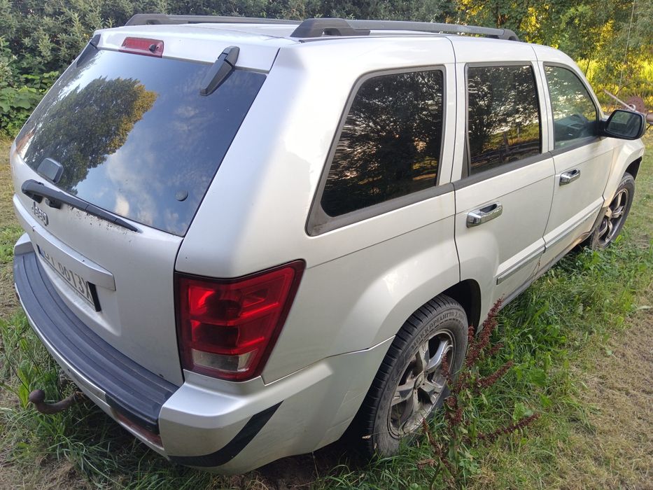Jeep grand Cherokee wk +dół silnika.