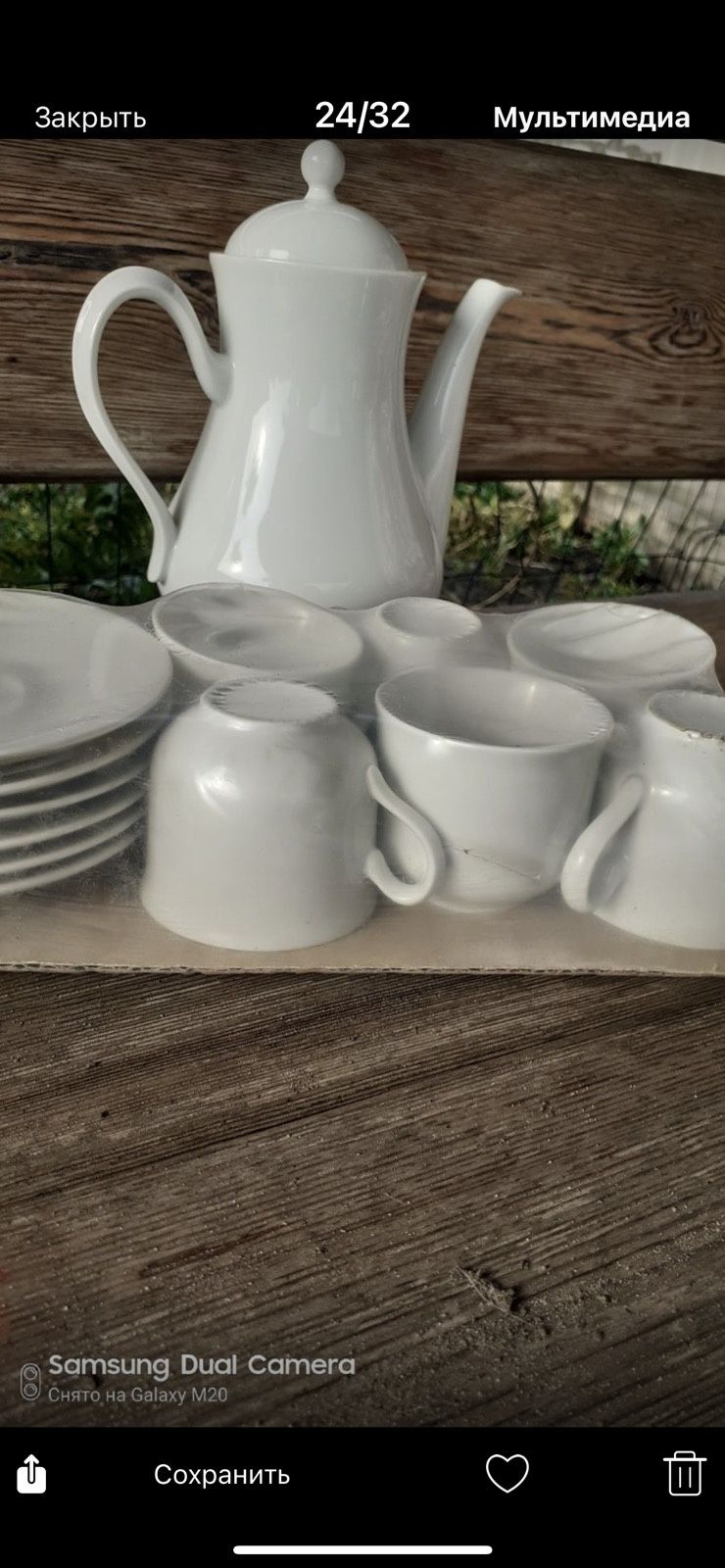 Посуда для кафе. В белом цвете.  Мерные стаканы. Столовые приборы.