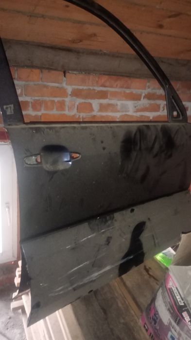 Двері передні праві Toyota Land Cruiser Prado (120)