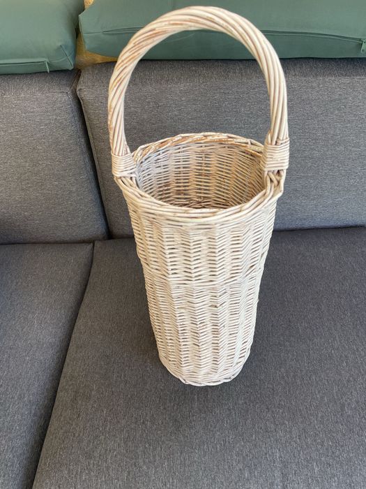 Wiklinowy stojak na parasole