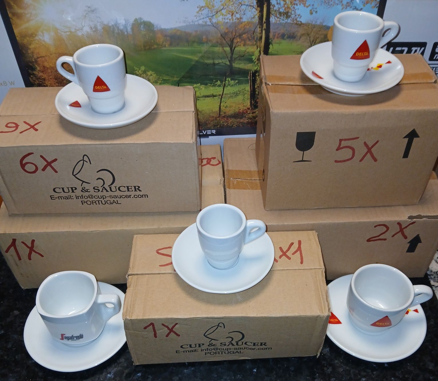 Delta conjuntos de chávenas e pires de café e chá. Ler descrição