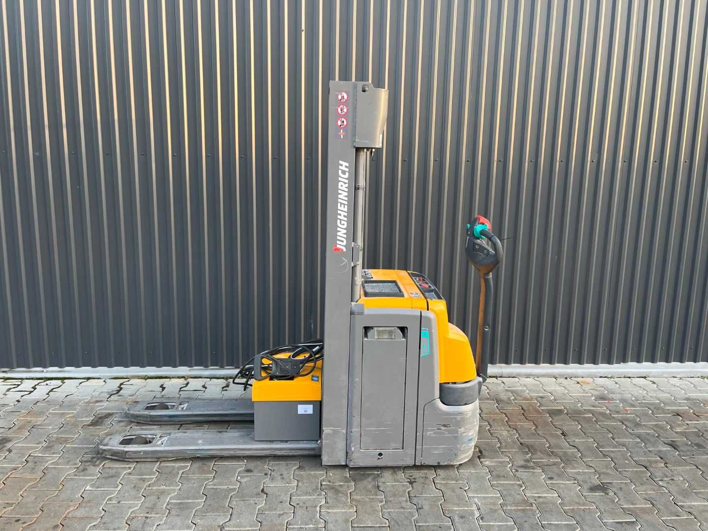 Jungheinrich EJC216z 2021 rok tylko 560h 2,8m paleciak z masztem