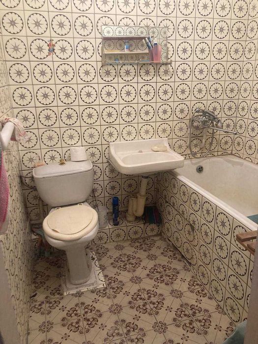 Продам  велику 3к квартиру  пр О.Поля 1/9 низ Кірова