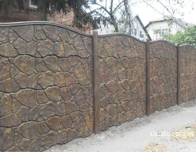 Паркан. паркан бетонний, євроогорожа. Огорожа.
