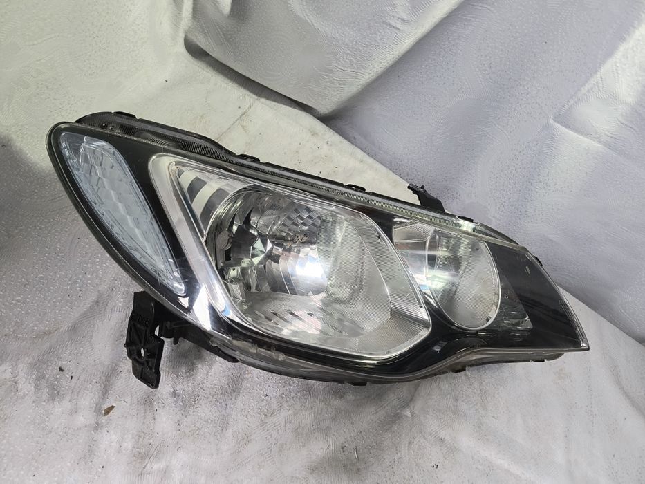 Lampa lewa Honda Civic 7 VII Sedan Europa reflektor przedni