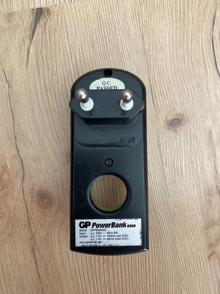 Ładowarka GP PowerBank S360 do AA i AAA