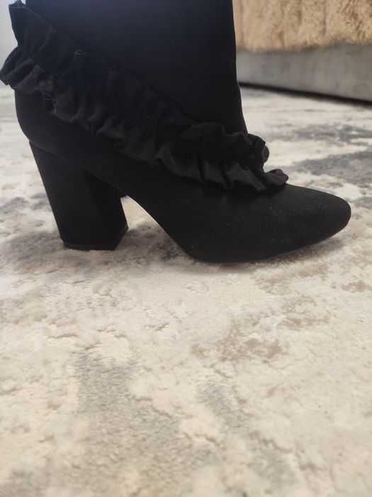 Продам чоботи ботінки полусапожки