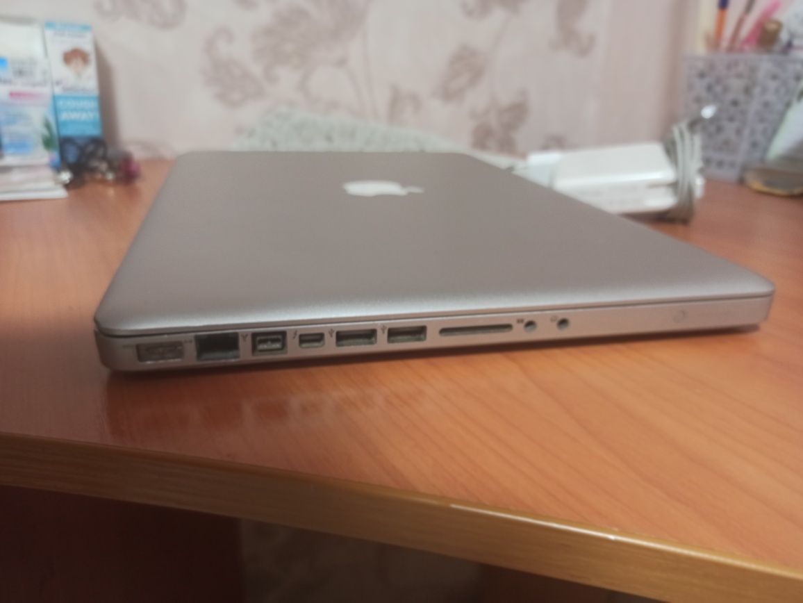 MacBook Pro . ( 15 inch ,Late 2011)