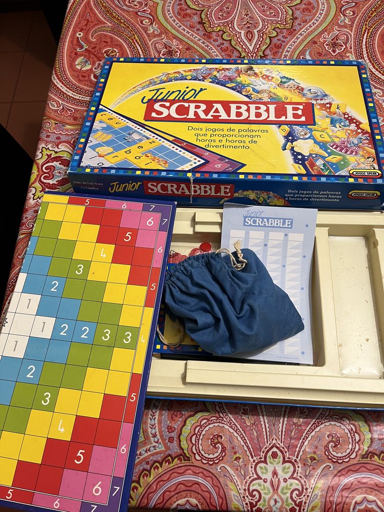 Jogo de construção de palavras - Scrabble Júnior