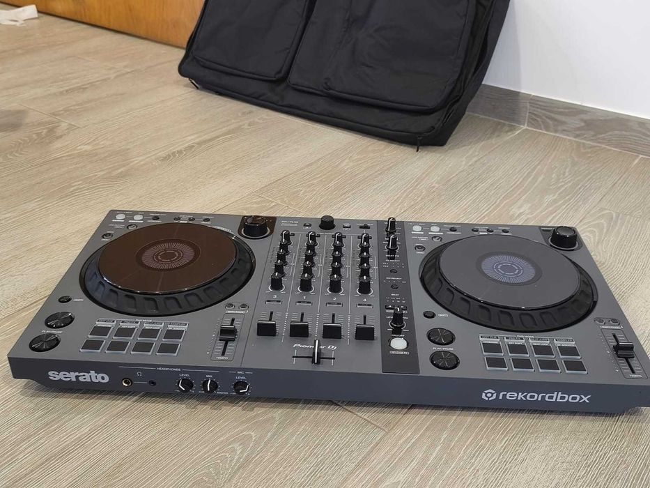 Pioneer DDJ-FLX6-GT (Controlador de 4 canais) + Mala de transporte.