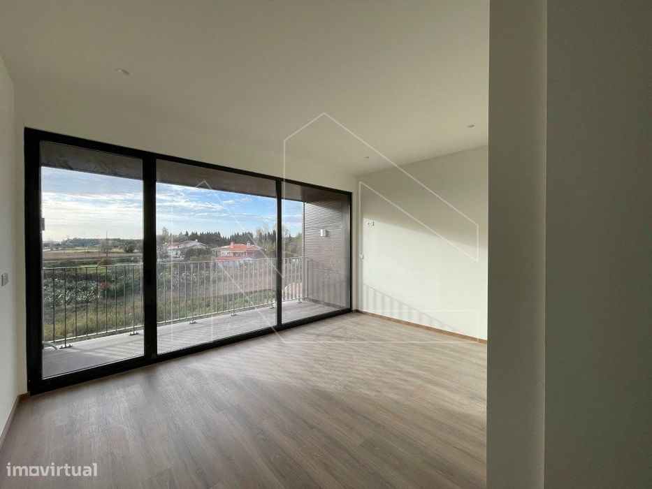 Apartamento T3 Novo - Aguada de Cima