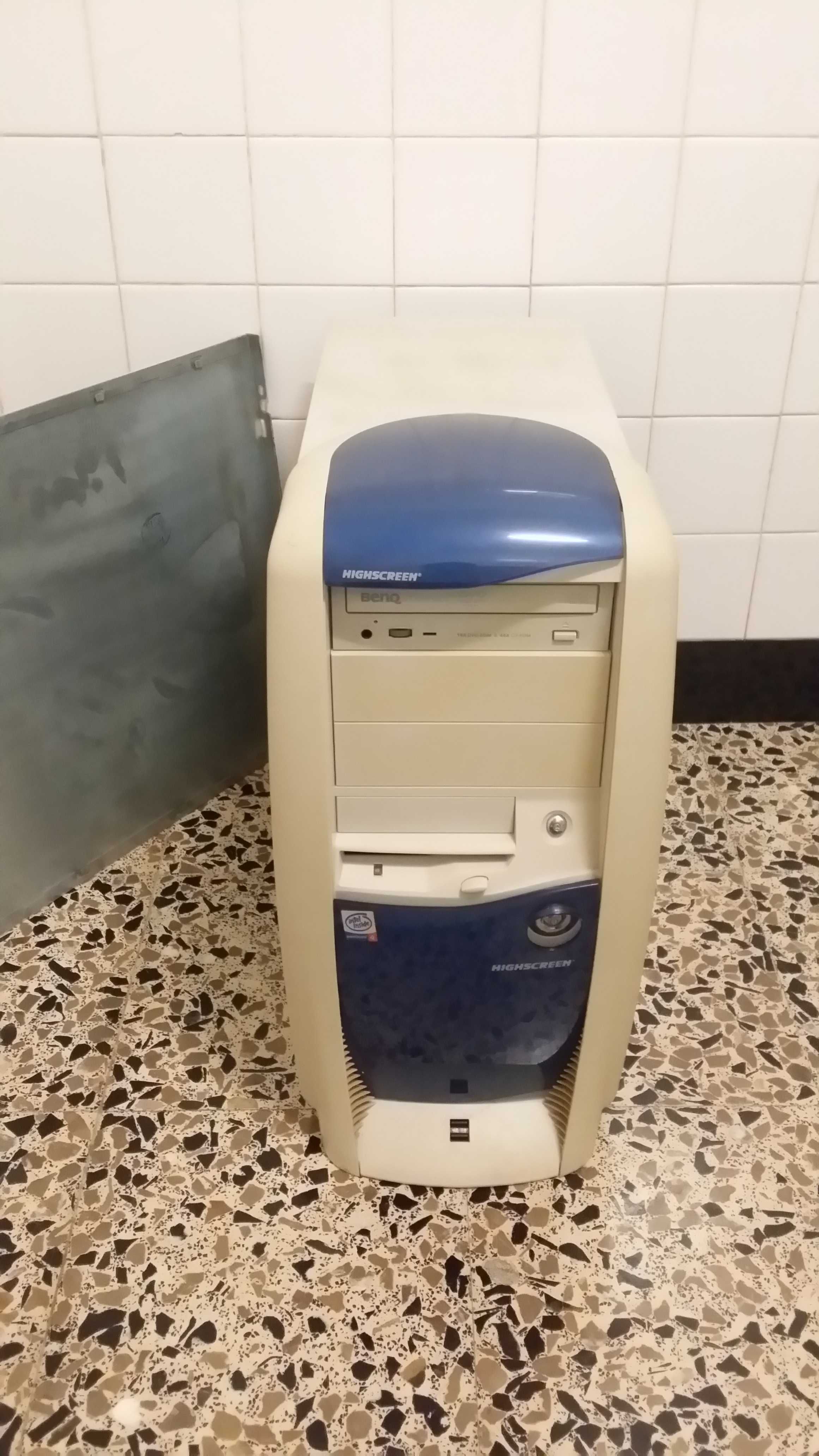Computador fixo BAIXA DE PREÇO 30€- Desocupar - A Funcionar