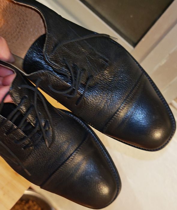 Sapatos de pele de fabrico Italiano em muito bom estado de conservação