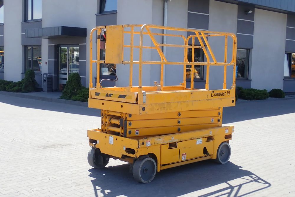 Haulotte Compact 10  zwyżka nożycówka elektryk podnośnik koszowy