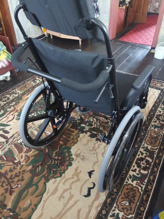 Продам інвалідний візок коляска