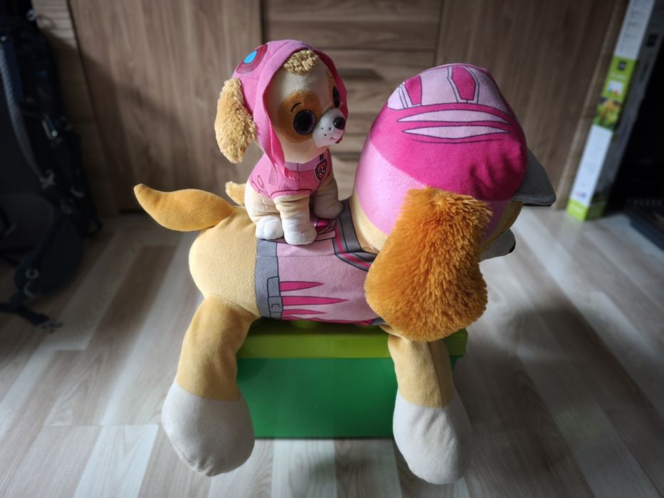 Maskotki Sky mała i duża z serii Psi Patrol.