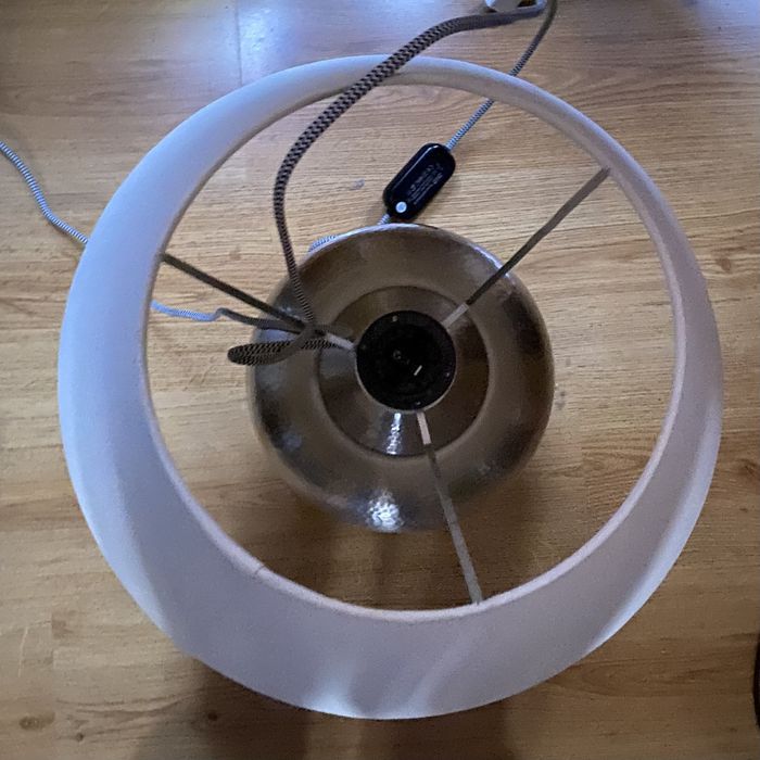Przepiękna duża wys 55 cm lampka nocna klasyczna srebrna bialy klosz