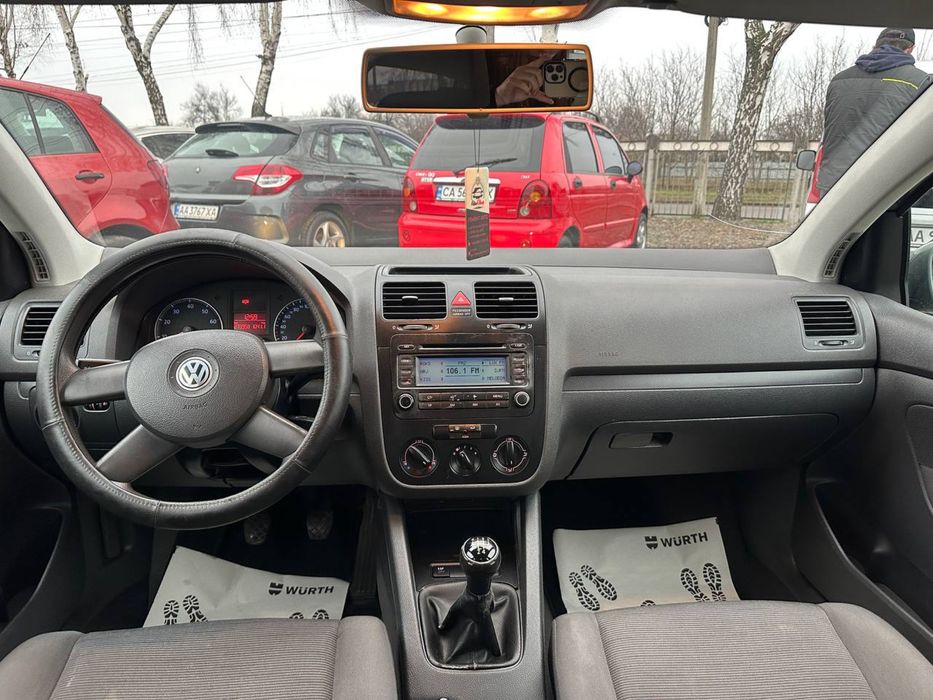 Продам  Volkswagen Golf 5