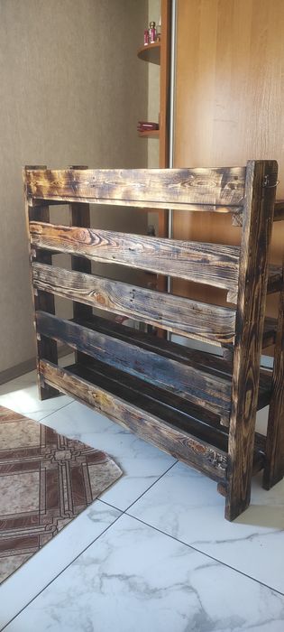 Дерев'яна поличка для взуття