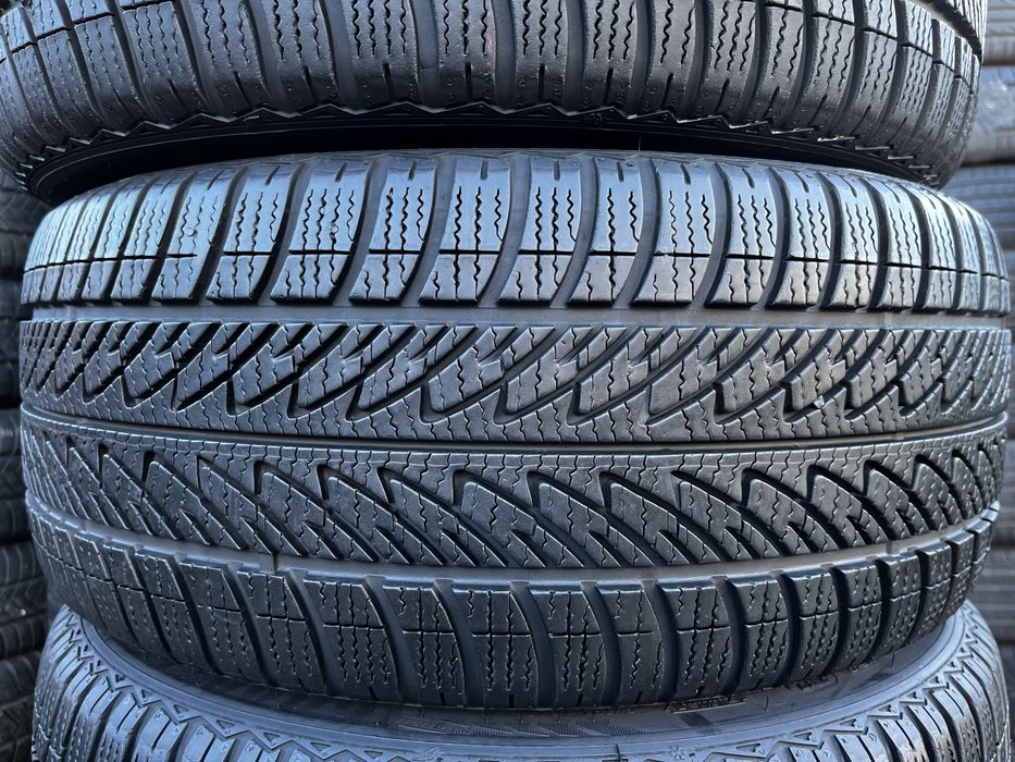 225/40R18 (зима 2шт)GoodYear UltraGrip 8 Вул.Дружківська12