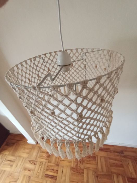 Lustre em macrame