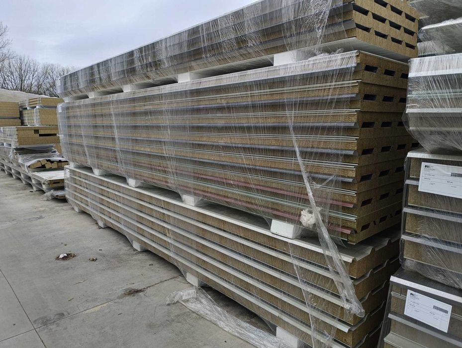 Płyty warstwowe ścienne oraz dachowe