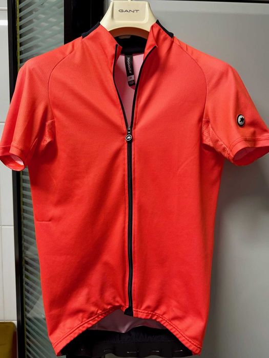 jersey assos mille GT tm XS com oferta de meias