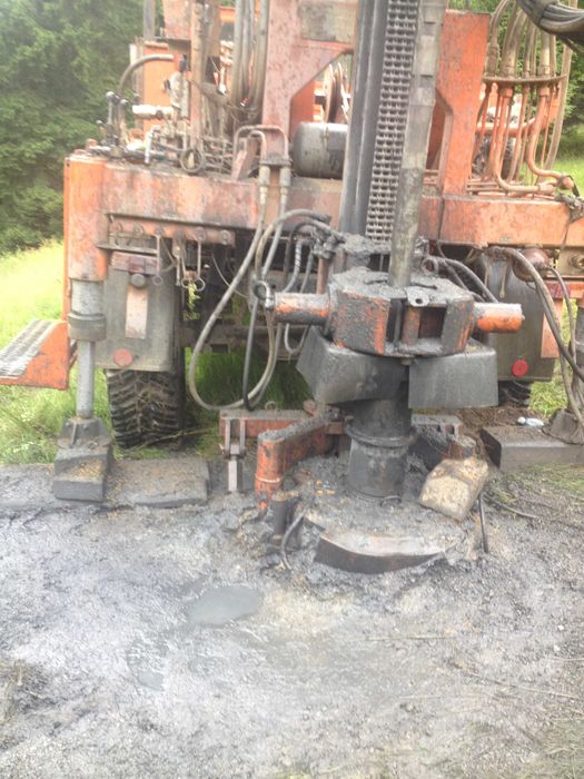 Wiertnica pionowa  Unimog U435 4x4, pompy ciepła, studnie głębinowe