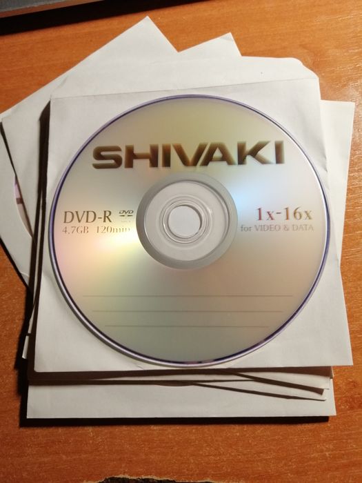 Płyty DVD 4.7 GB w papierowych opakowaniach 7 szt