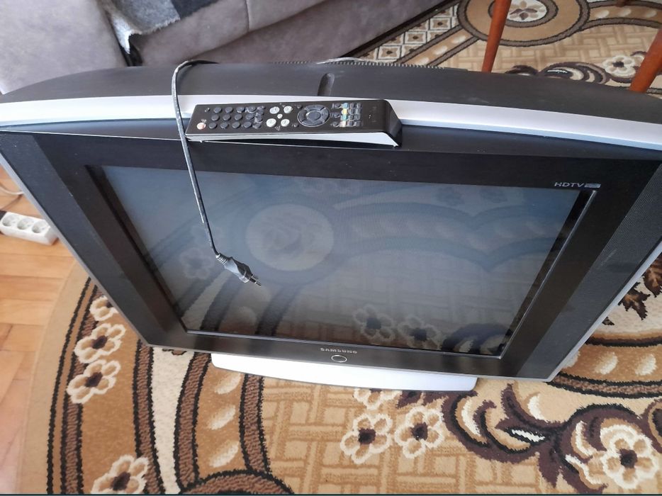 Телевізор Samsug і Toshiba з коробками повні комплекти