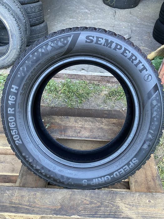 Резина Шини 205/60 R16 протектор 6мм Semperit