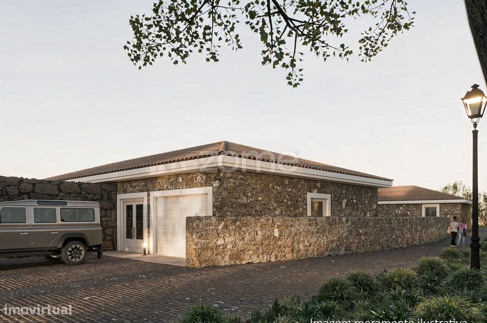 Moradia com jardim para recuperar, Rebordosa