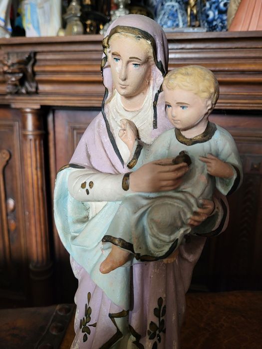 Stara figurka Maryja Niepokalana Matka Boża z dzieciątkiem Jezus