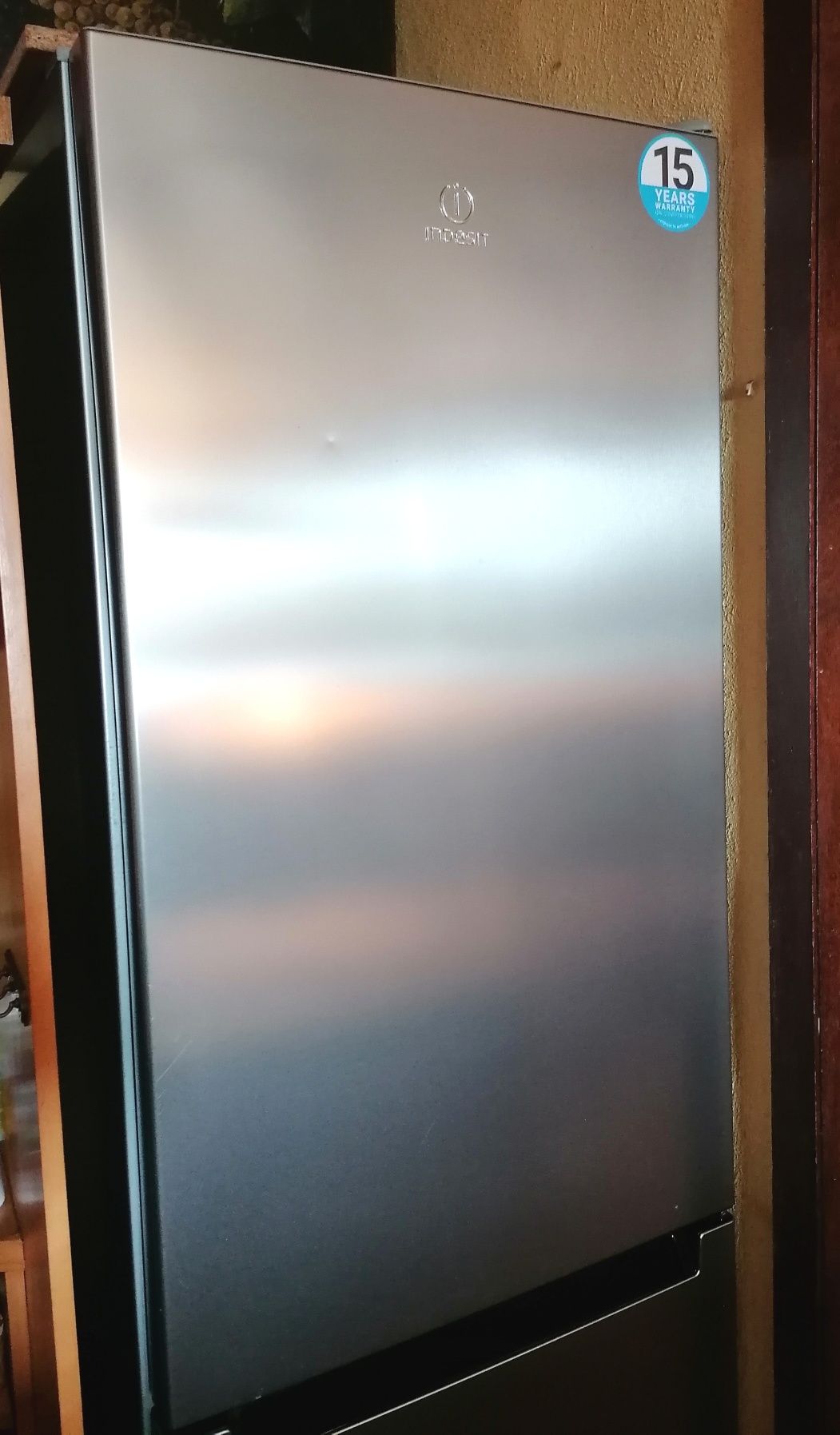 Frigorífico Combinado Indesit X 320 Litros No Frost e Inox