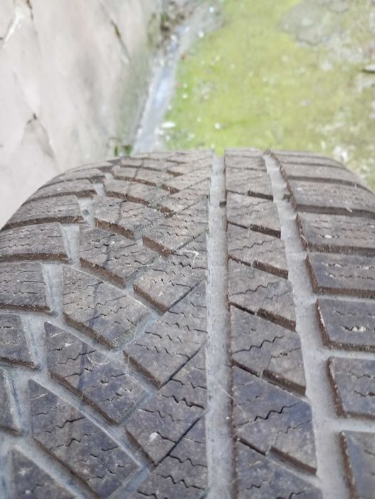 opony zimowe Continental WinterContact 235/45 2R18 DOT4418, ok. 5,5 mm