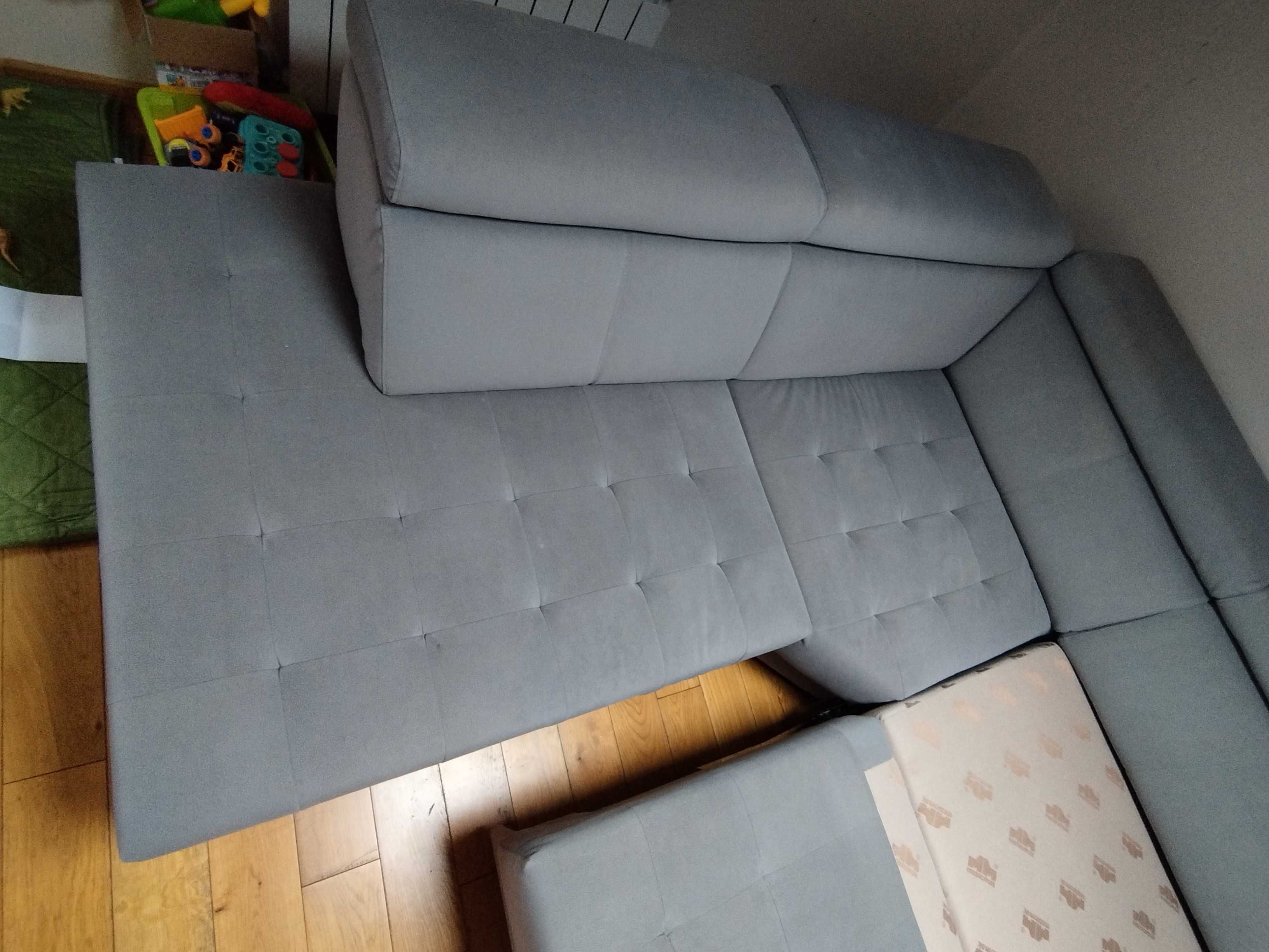 Duży narożnik z funkcją spania
