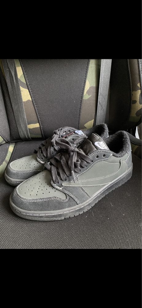 Air jordan 1 travis scott