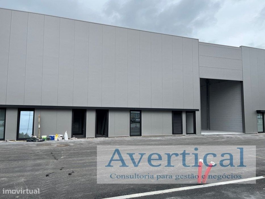 Armazem Industrial Novo c/500m2 - Nogueira-Maia