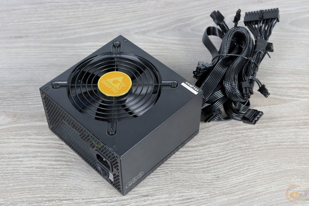 Блок питания chieftec proton 600w BDF