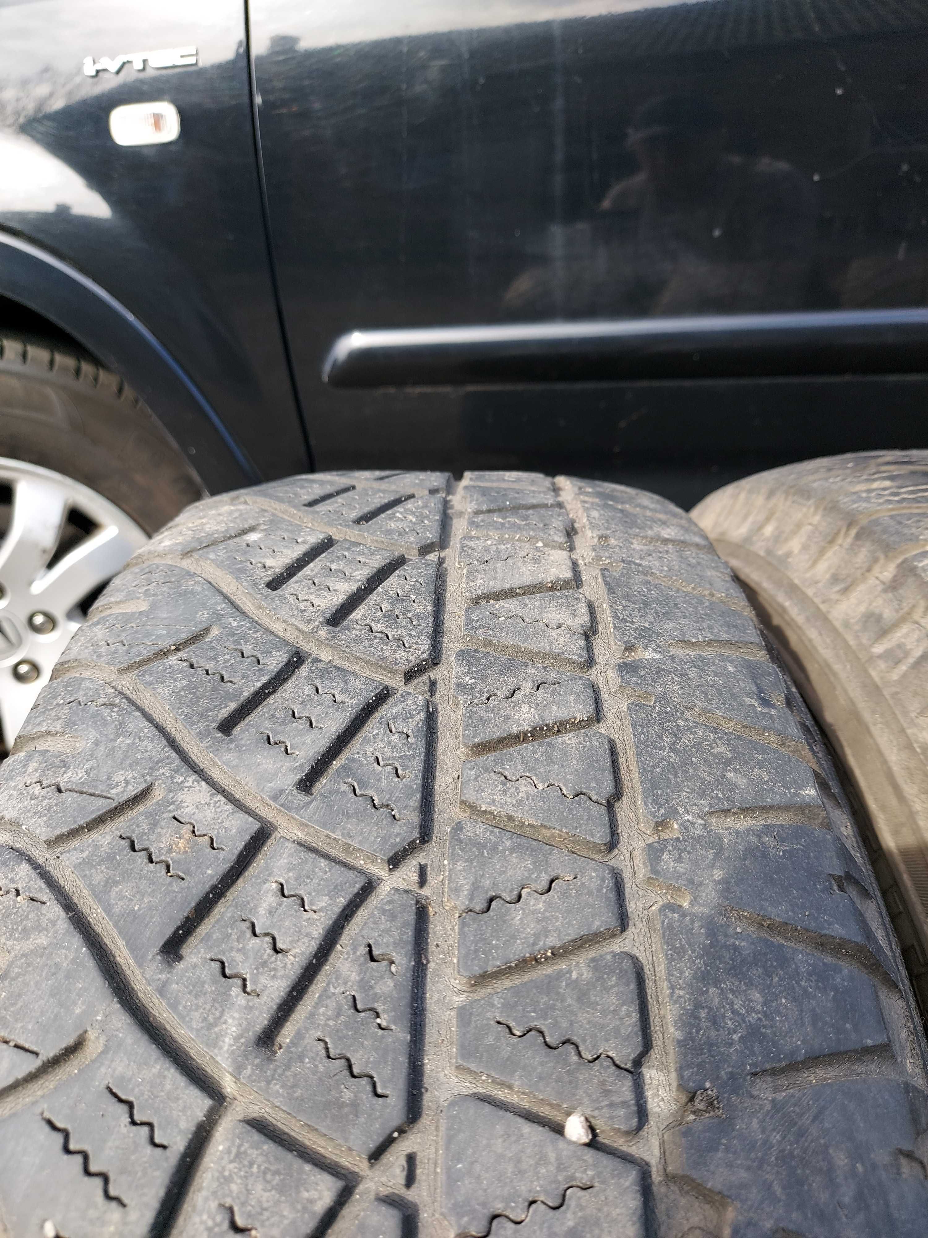 Michelin 215/65/16 latitude cross 102H