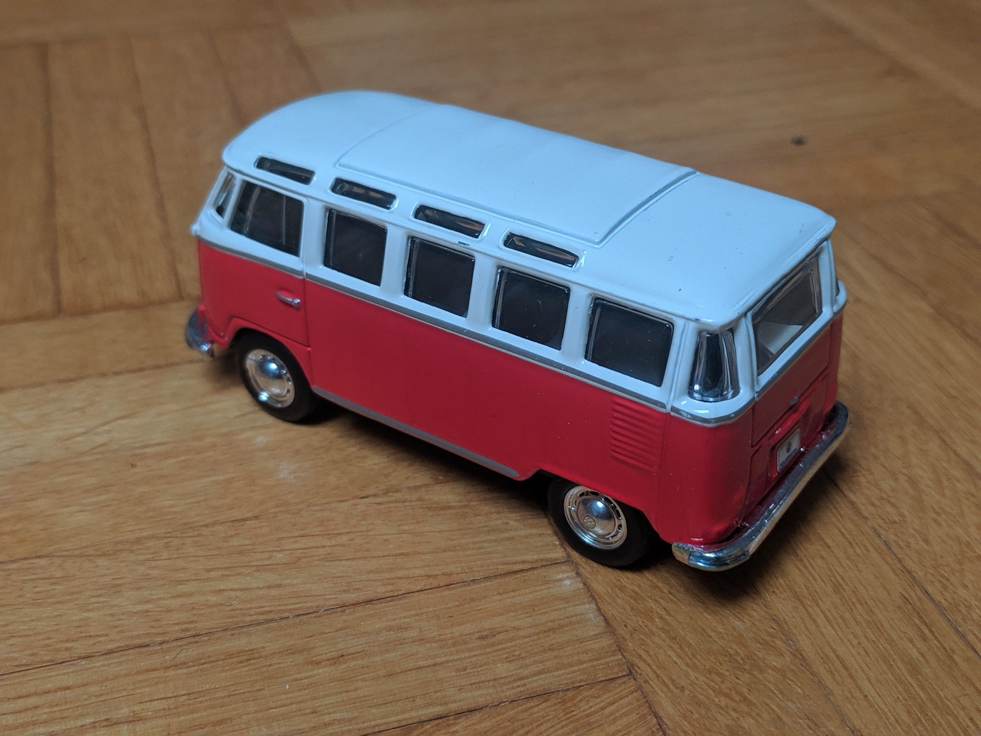 Model Maisto volkswagen van samba maisto 1/40, ogórek