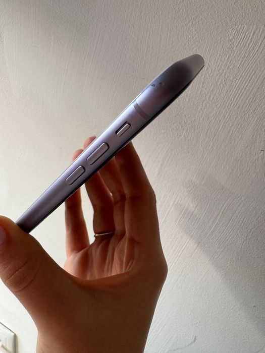 iPhone 11 128GB usado (roxo)