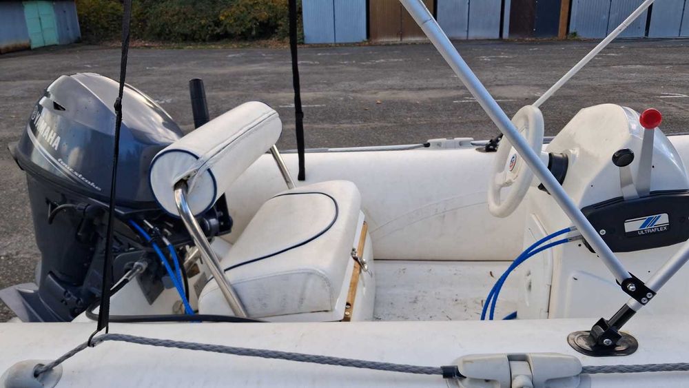 Ponton motorówka Arimar z silnikiem Yamaha 20km