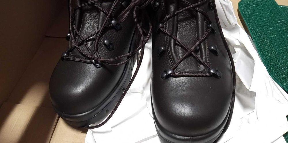 Buty , trzewiki wojskowe wz 933A rozmiar 27 / 42