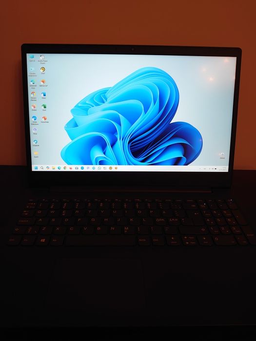 Ноутбук Lenovo V-15