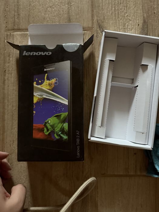 Планшет lenovo TAB 2A7 -30hc 16G  треба замінити екран