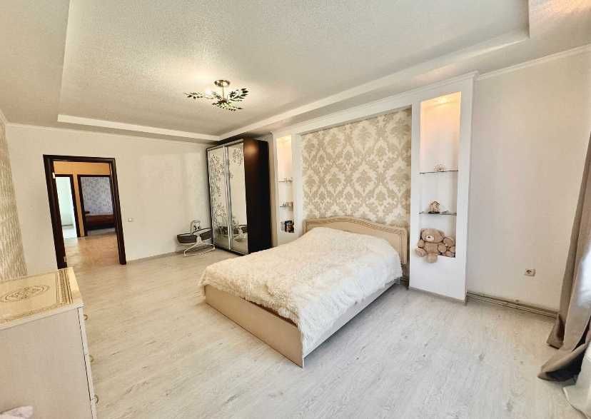 Продам хороший дом на Немышле ,180 м2 с ремонтом (код 5215)