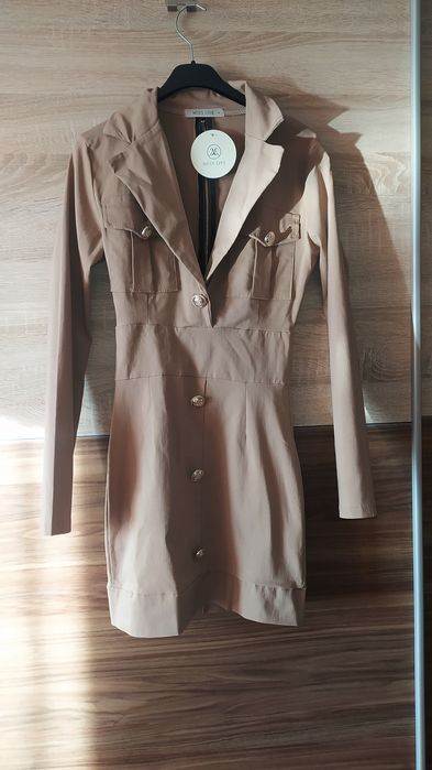 Nowa sukienka r. s camel Hollywood dream